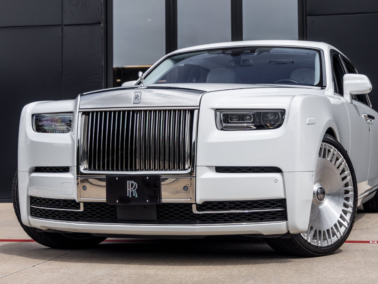 2023 Rolls-Royce Phantom Base