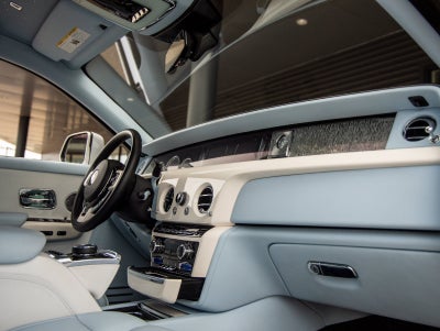 2023 Rolls-Royce Phantom Base