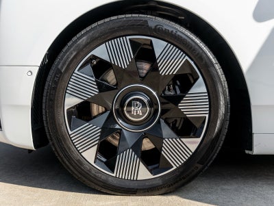 2022 Rolls-Royce Phantom Base