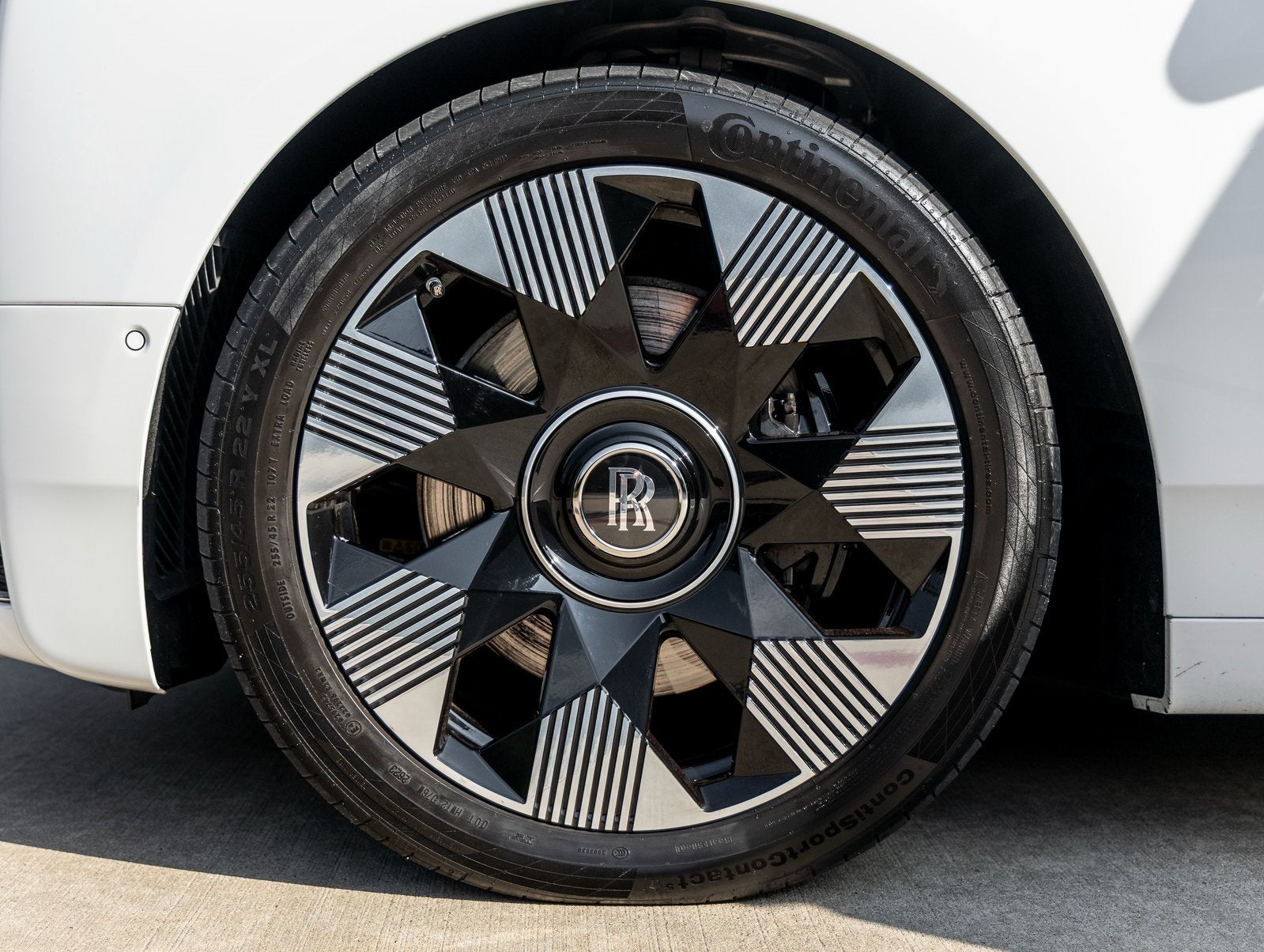 2022 Rolls-Royce Phantom Base