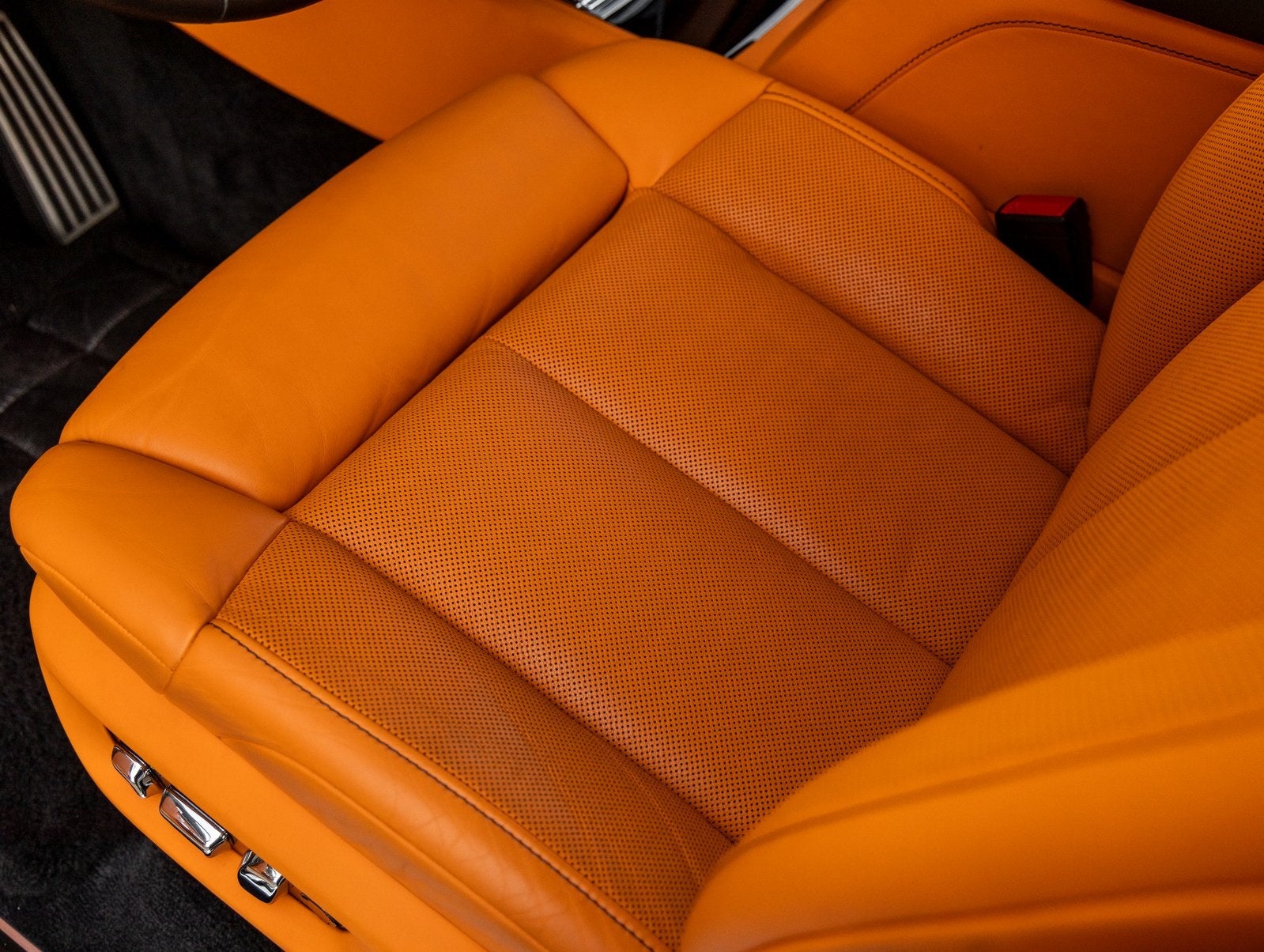 2022 Rolls-Royce Phantom Base