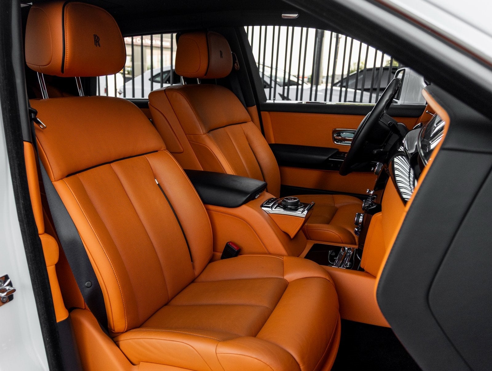 2022 Rolls-Royce Phantom Base