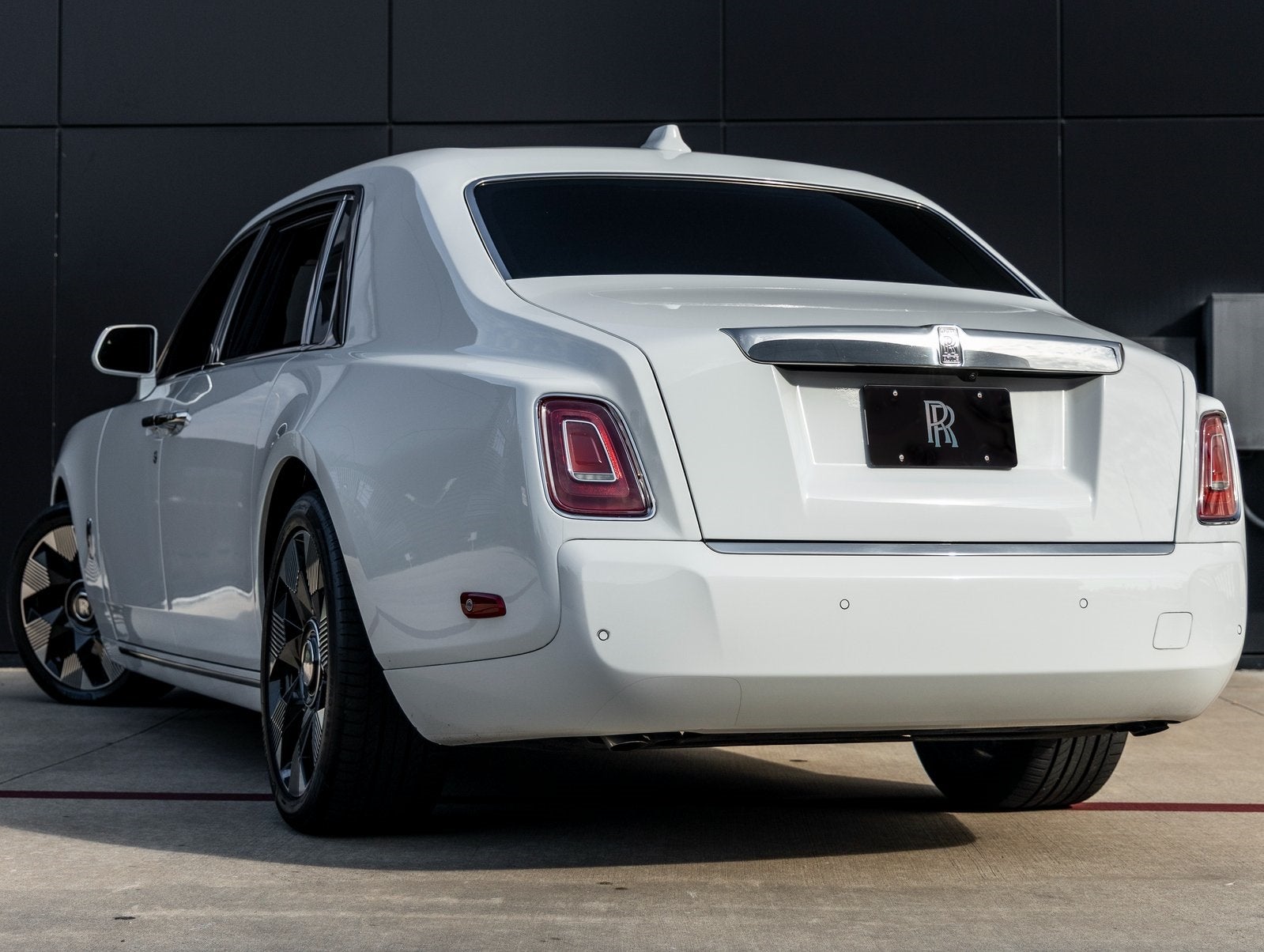 2022 Rolls-Royce Phantom Base