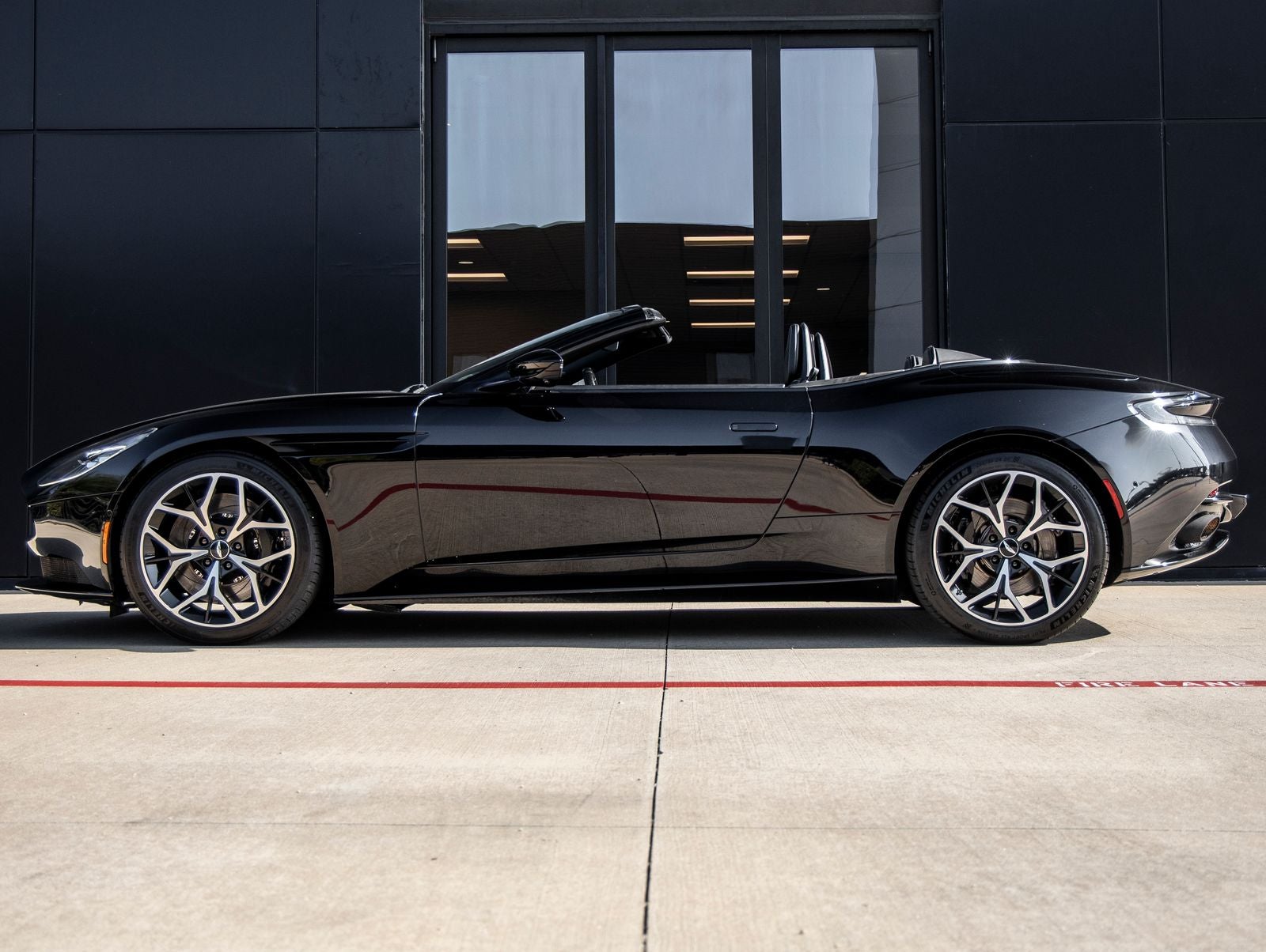 2019 Aston Martin DB11 Volante