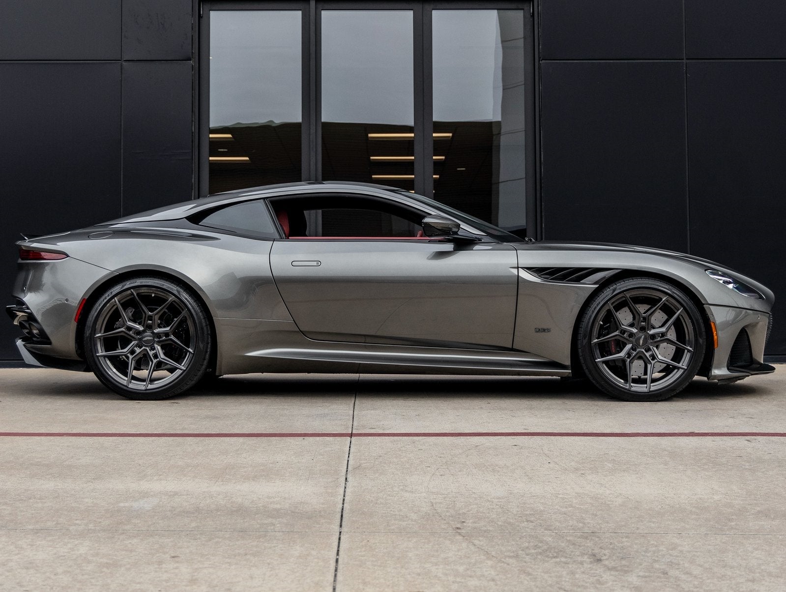 2019 Aston Martin DBS Superleggera