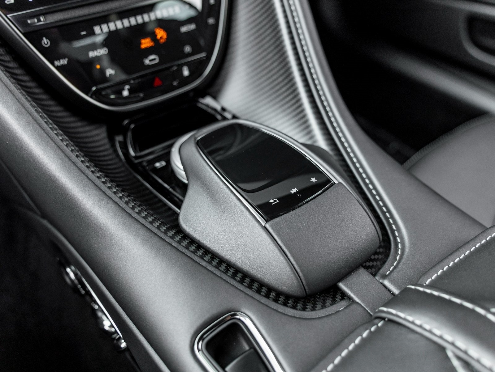 2022 Aston Martin DBS Superleggera