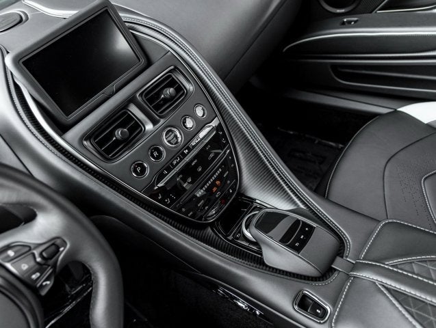 2022 Aston Martin DBS Superleggera