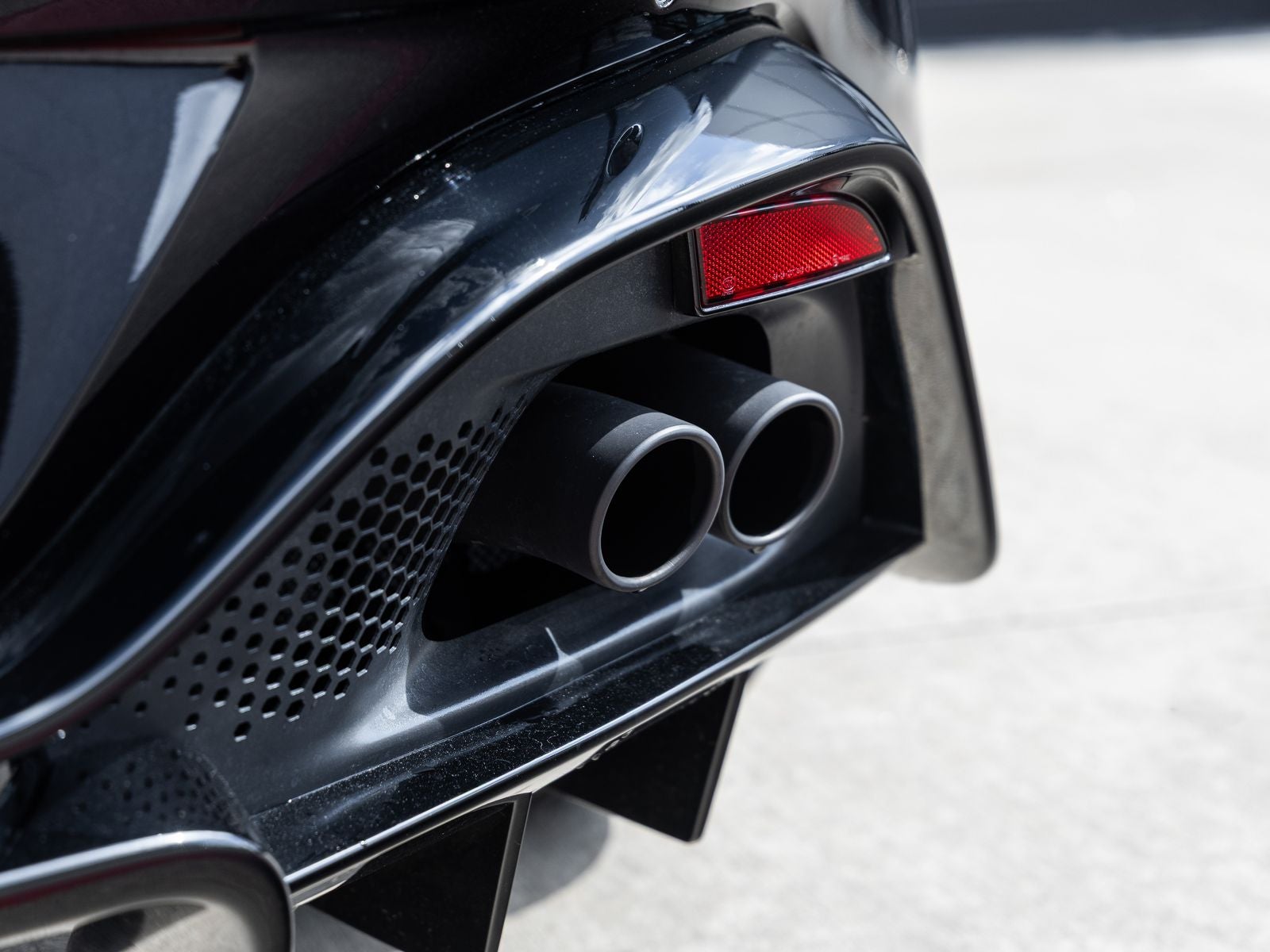 2023 Aston Martin Vantage Base