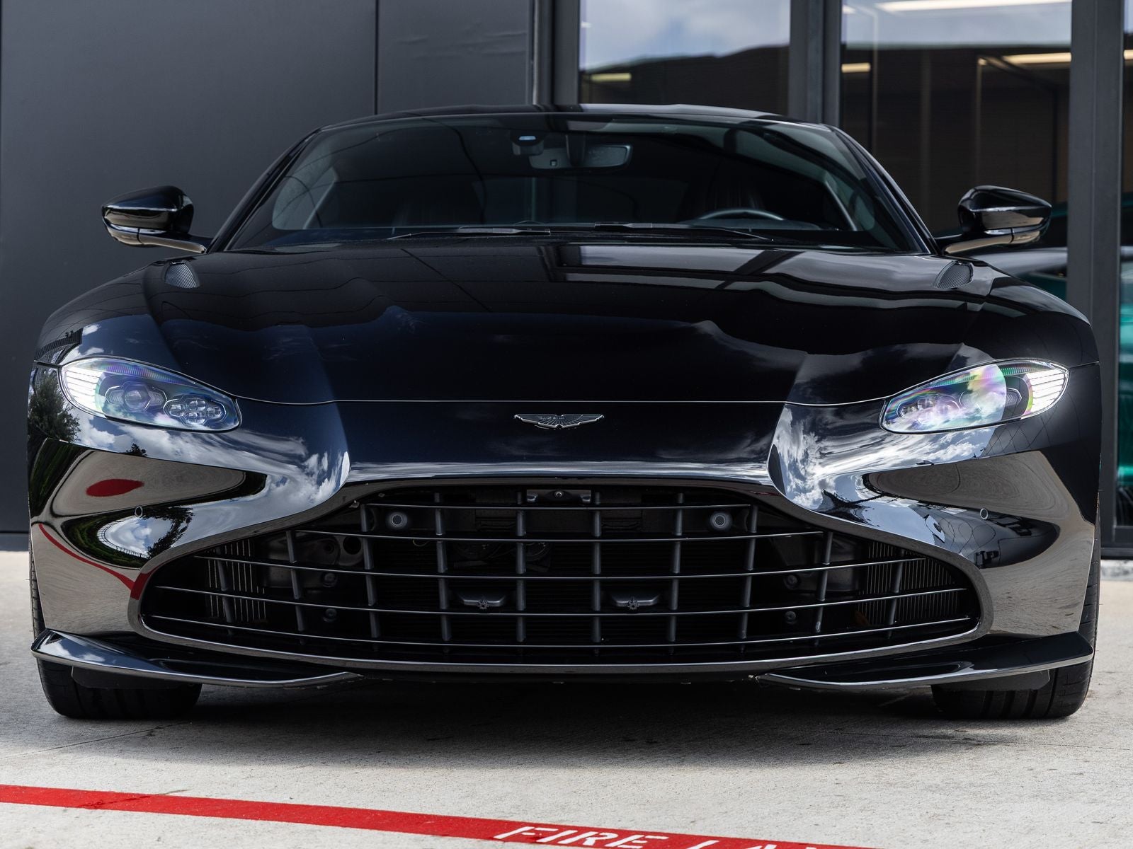 2023 Aston Martin Vantage Base