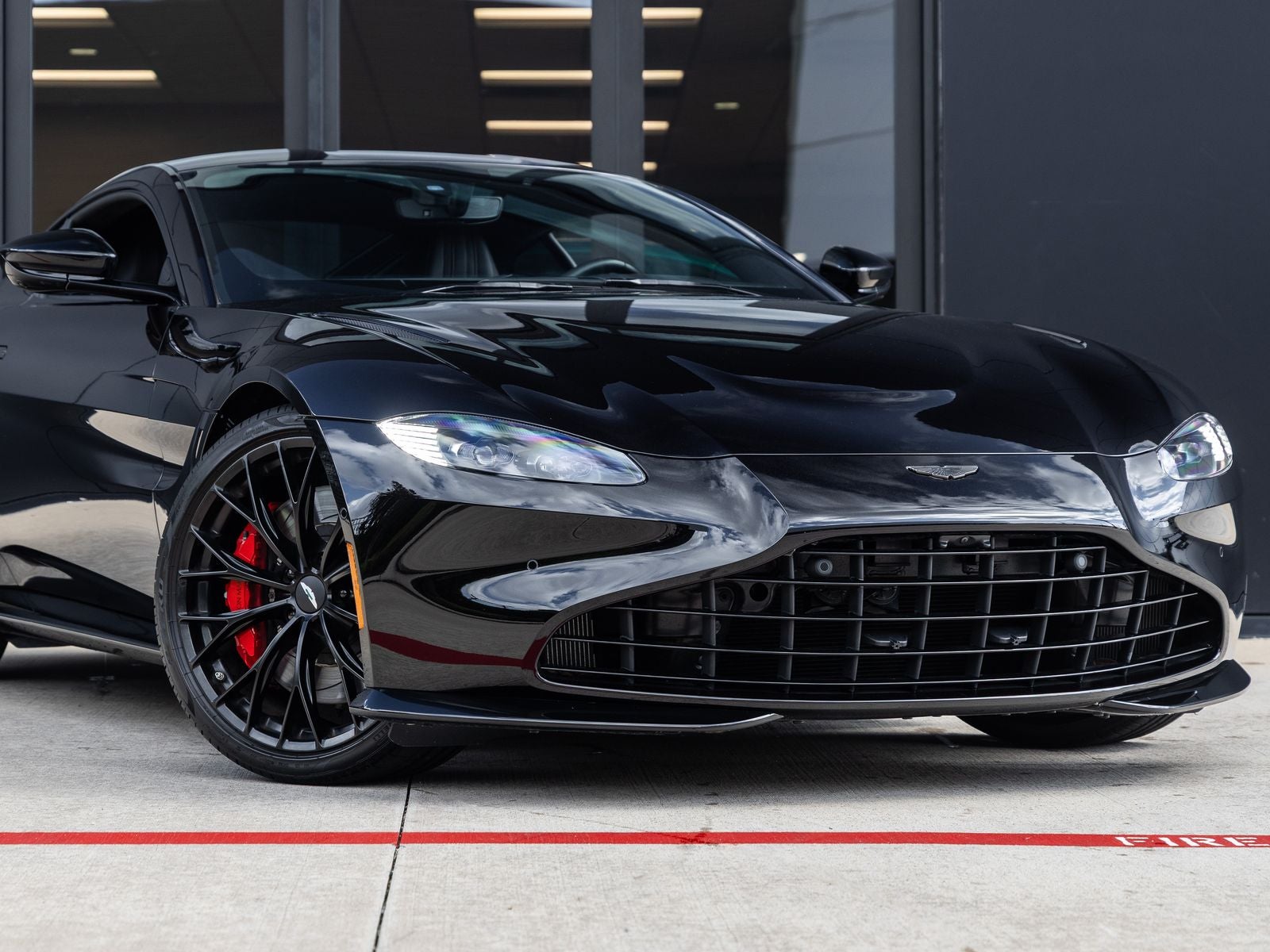 2023 Aston Martin Vantage Base