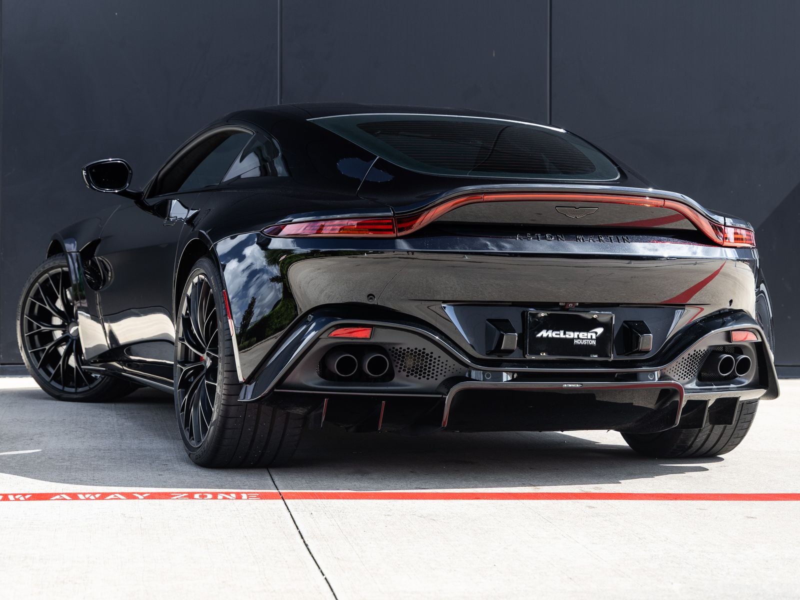 2023 Aston Martin Vantage Base