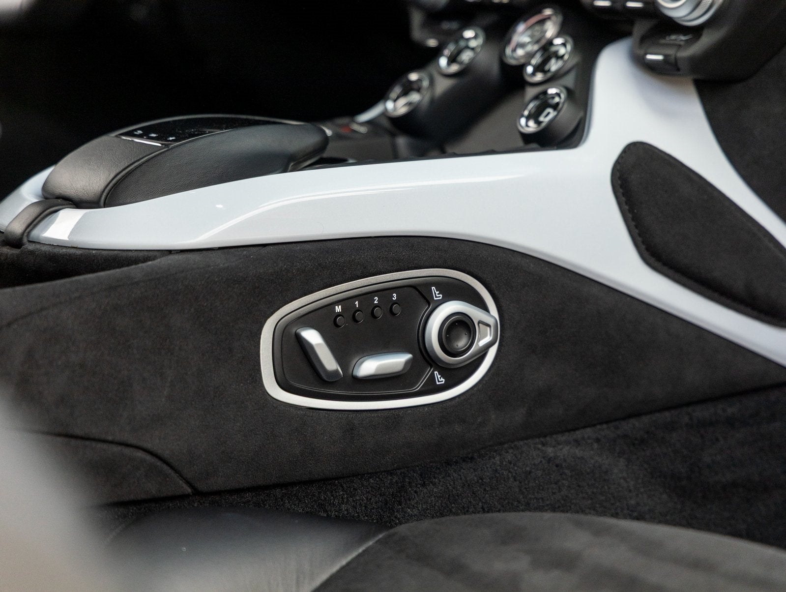 2019 Aston Martin Vantage Base