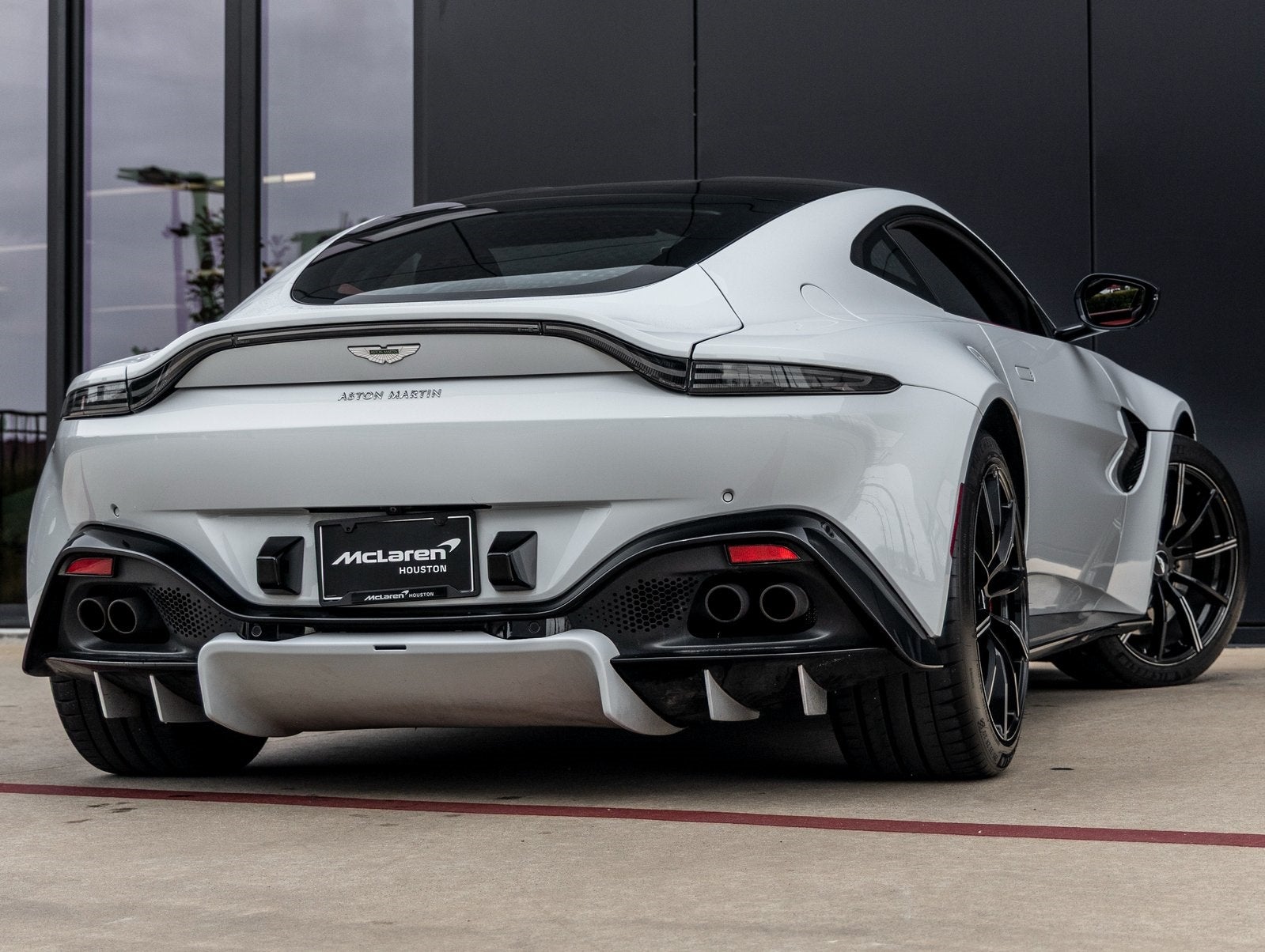 2020 Aston Martin Vantage Base