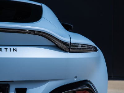 2022 Aston Martin Vantage Base
