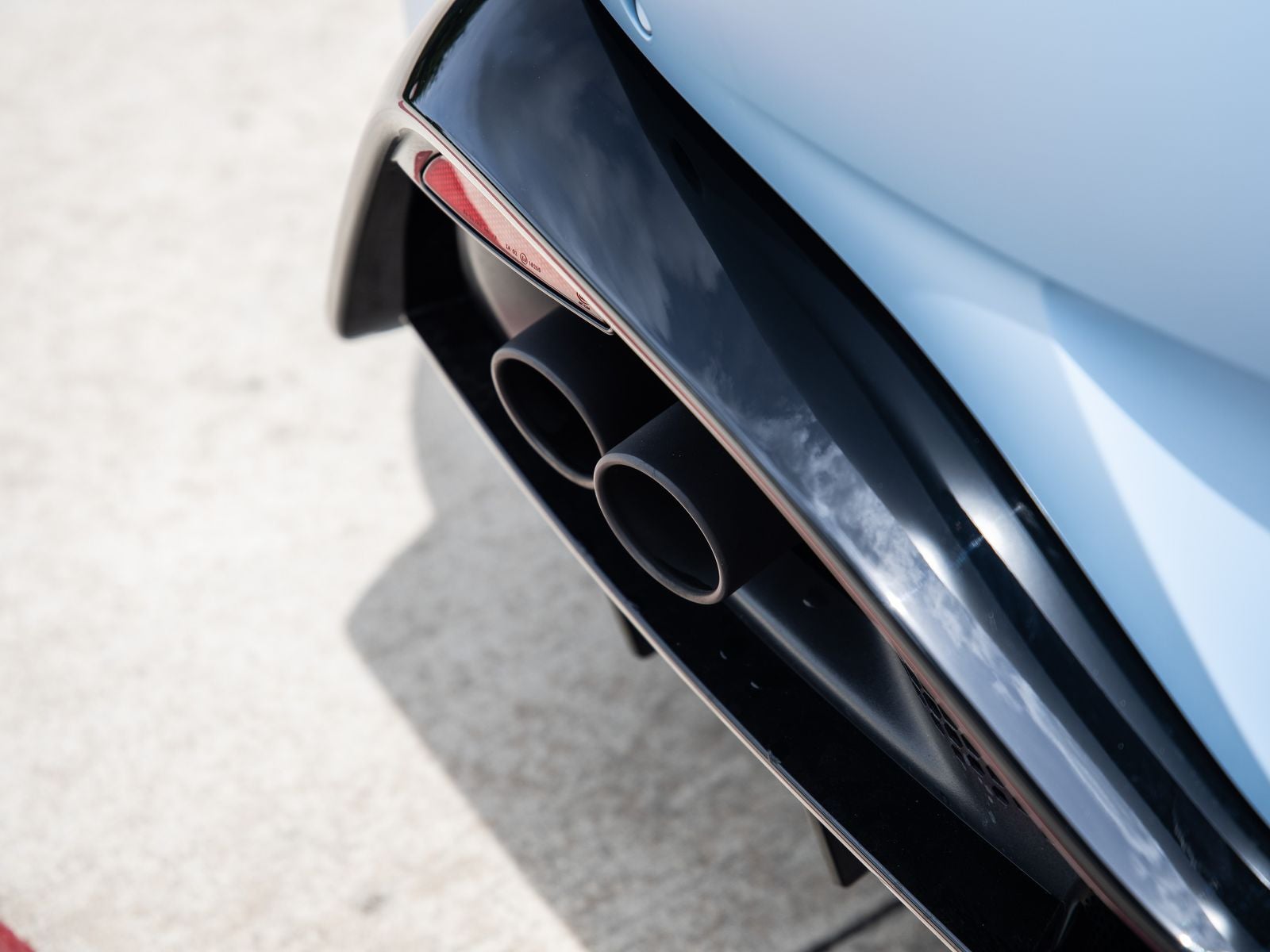 2022 Aston Martin Vantage Base