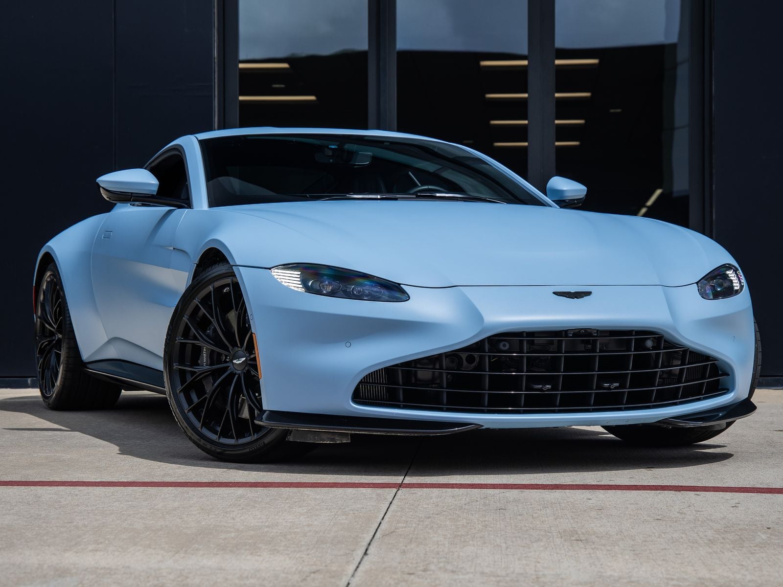 2022 Aston Martin Vantage Base