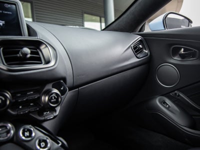 2022 Aston Martin Vantage Base