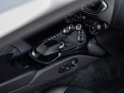 2022 Aston Martin Vantage Base