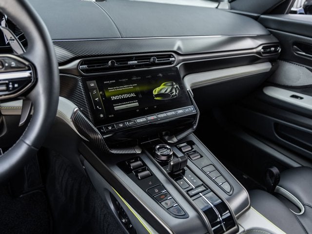 2025 Aston Martin Vanquish V12