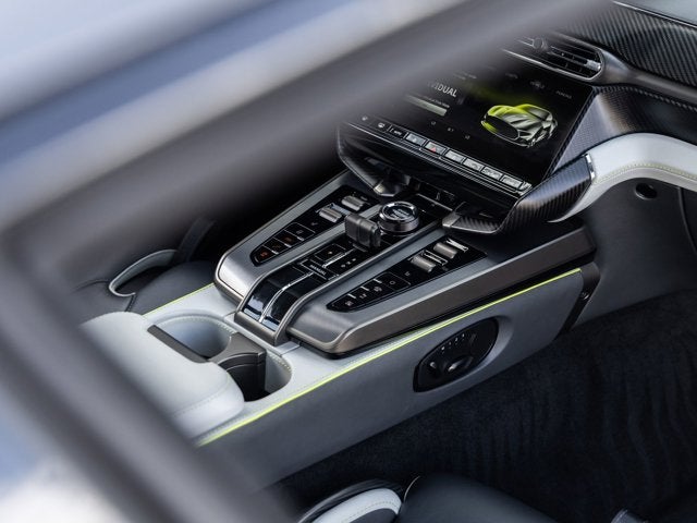 2025 Aston Martin Vanquish V12