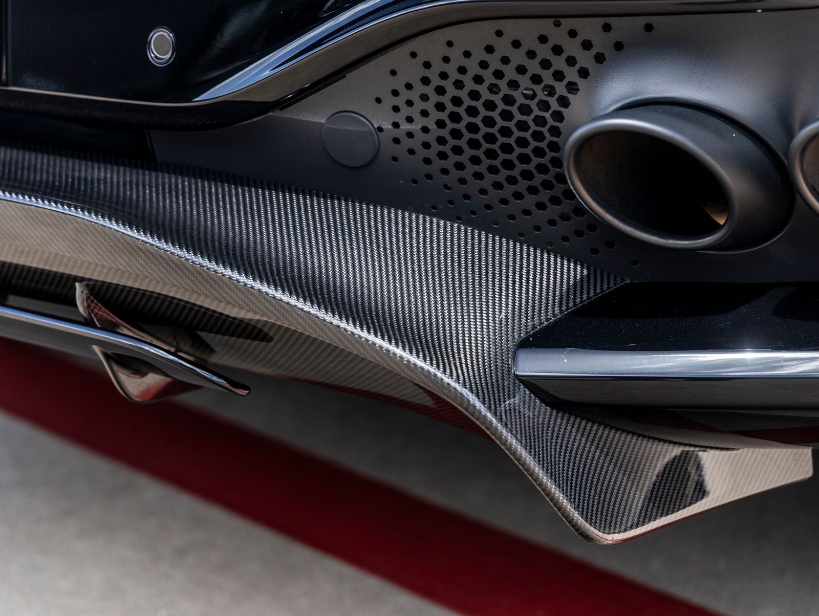 2023 Aston Martin DBX 707