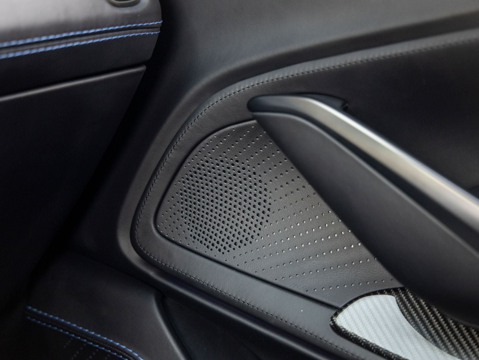 2023 Aston Martin DBX 707
