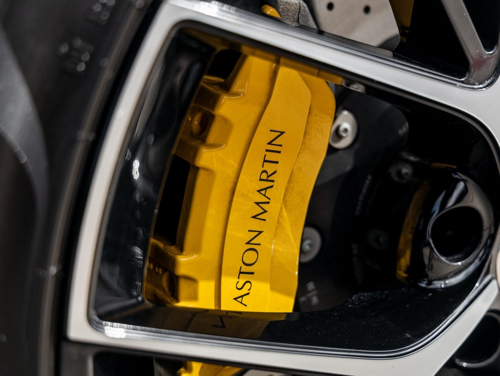 2024 Aston Martin DBX 707