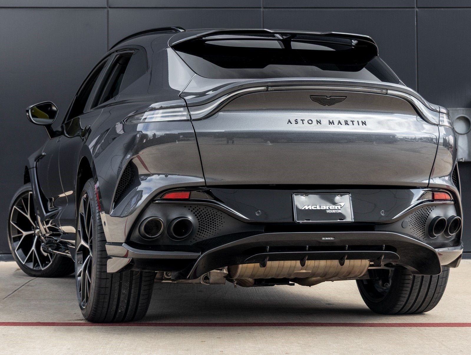 2024 Aston Martin DBX 707