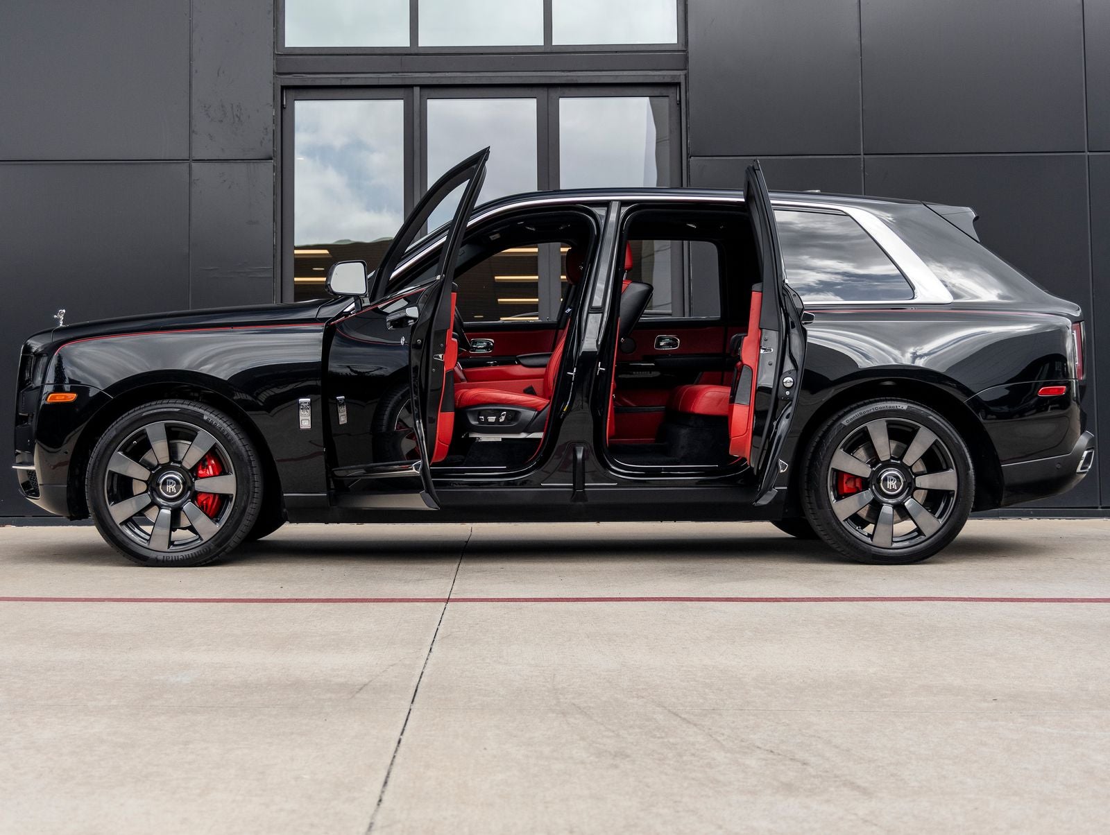 2021 Rolls-Royce Cullinan Base