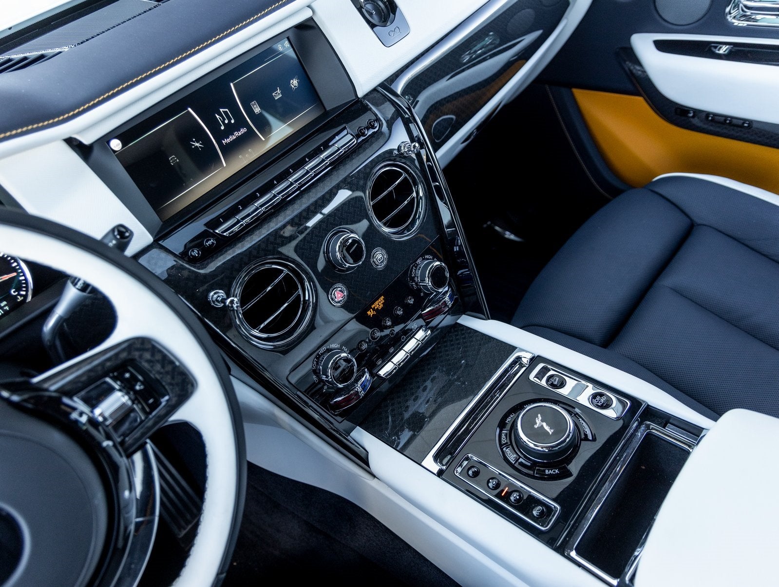 2024 Rolls-Royce Black Badge Cullinan Black Badge