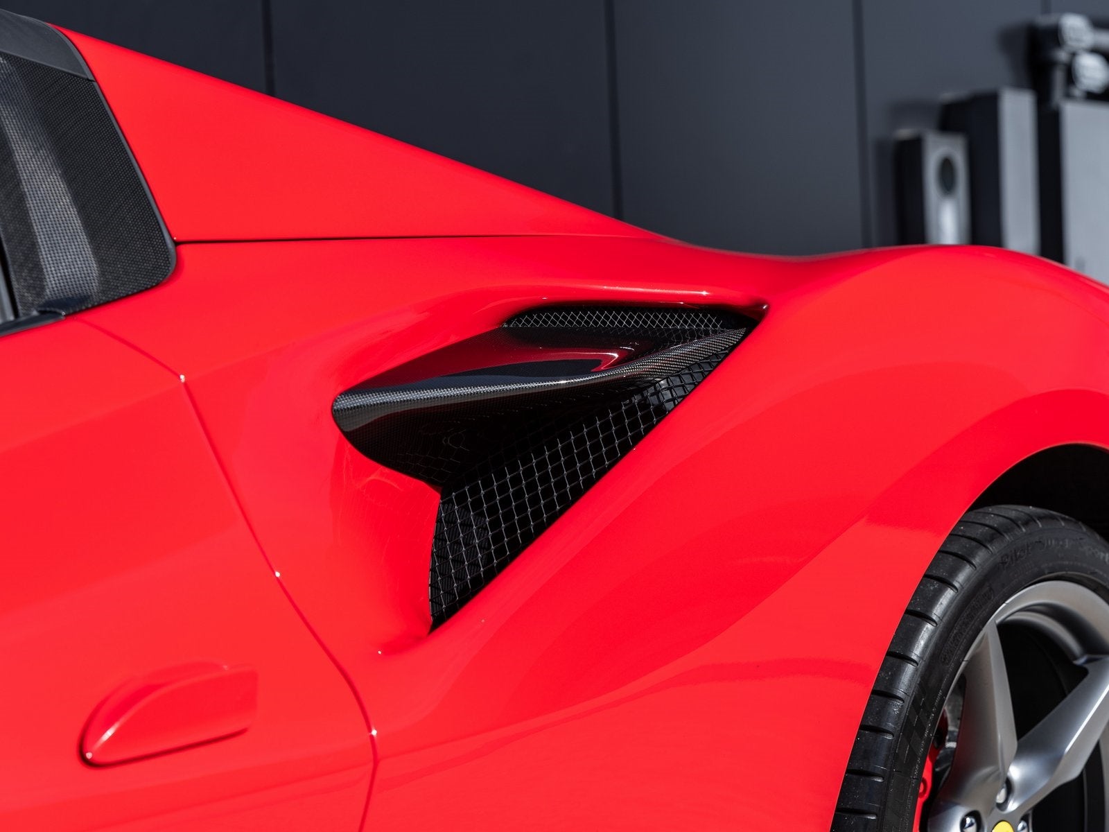 2021 Ferrari F8 Spider Base