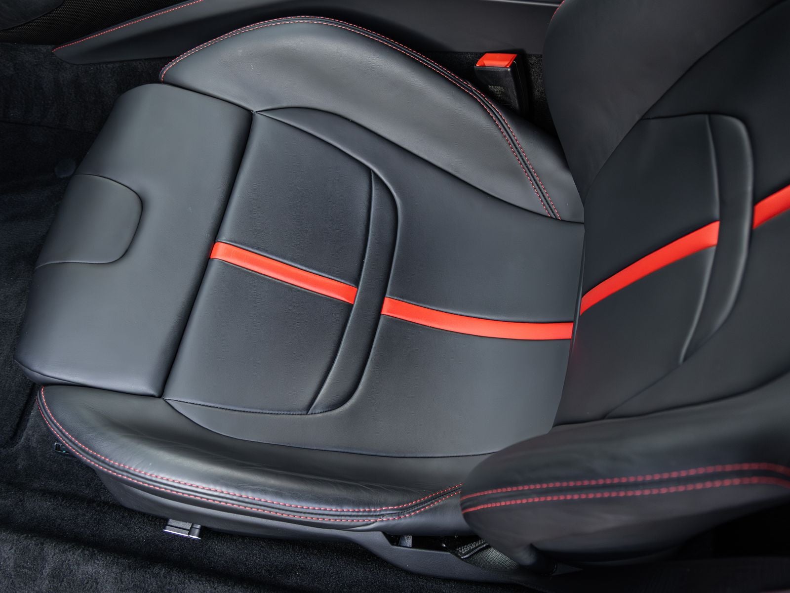 2021 Ferrari SF90 Stradale Base