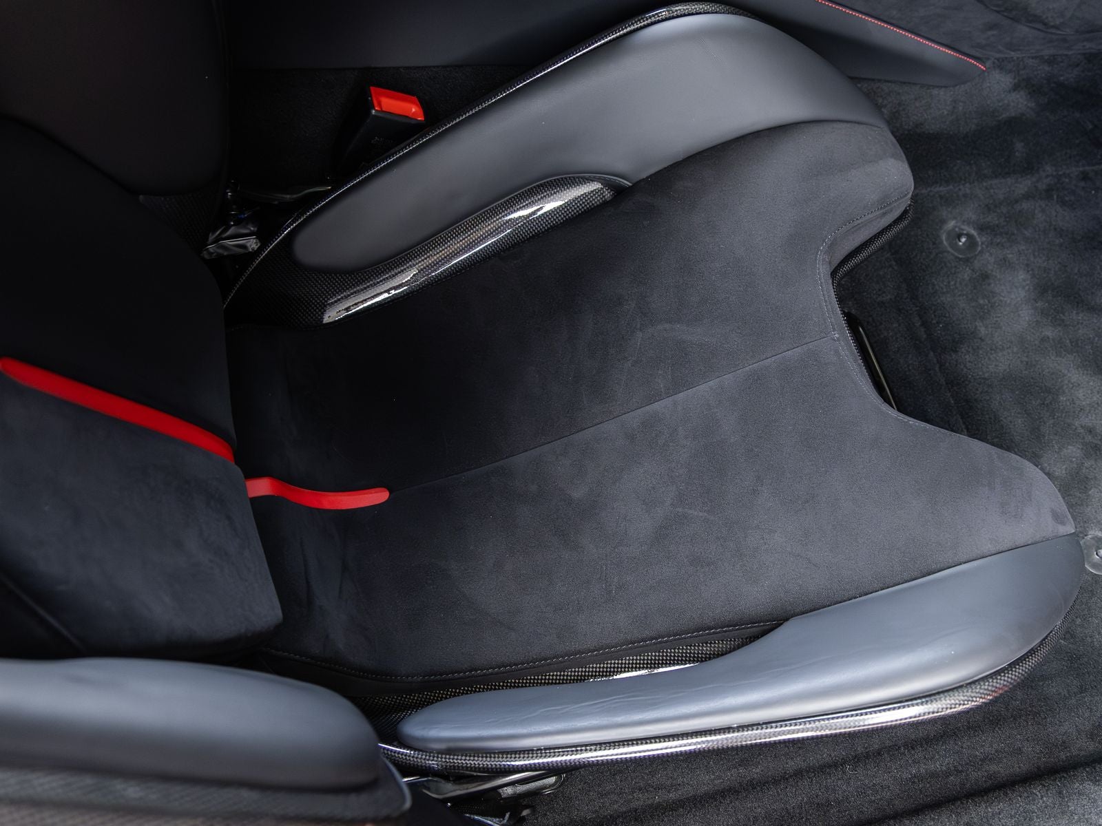 2021 Ferrari SF90 Stradale Base