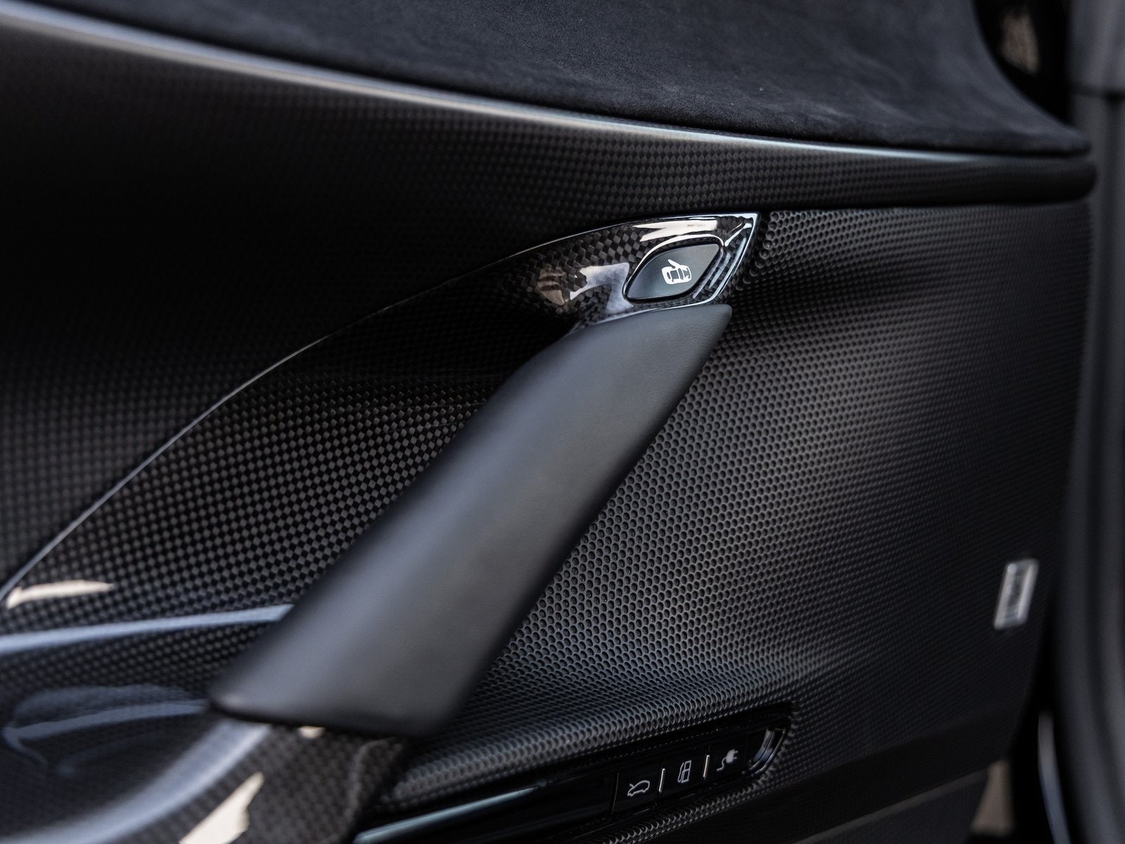 2021 Ferrari SF90 Stradale Base