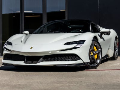 2023 Ferrari SF90 Stradale Base