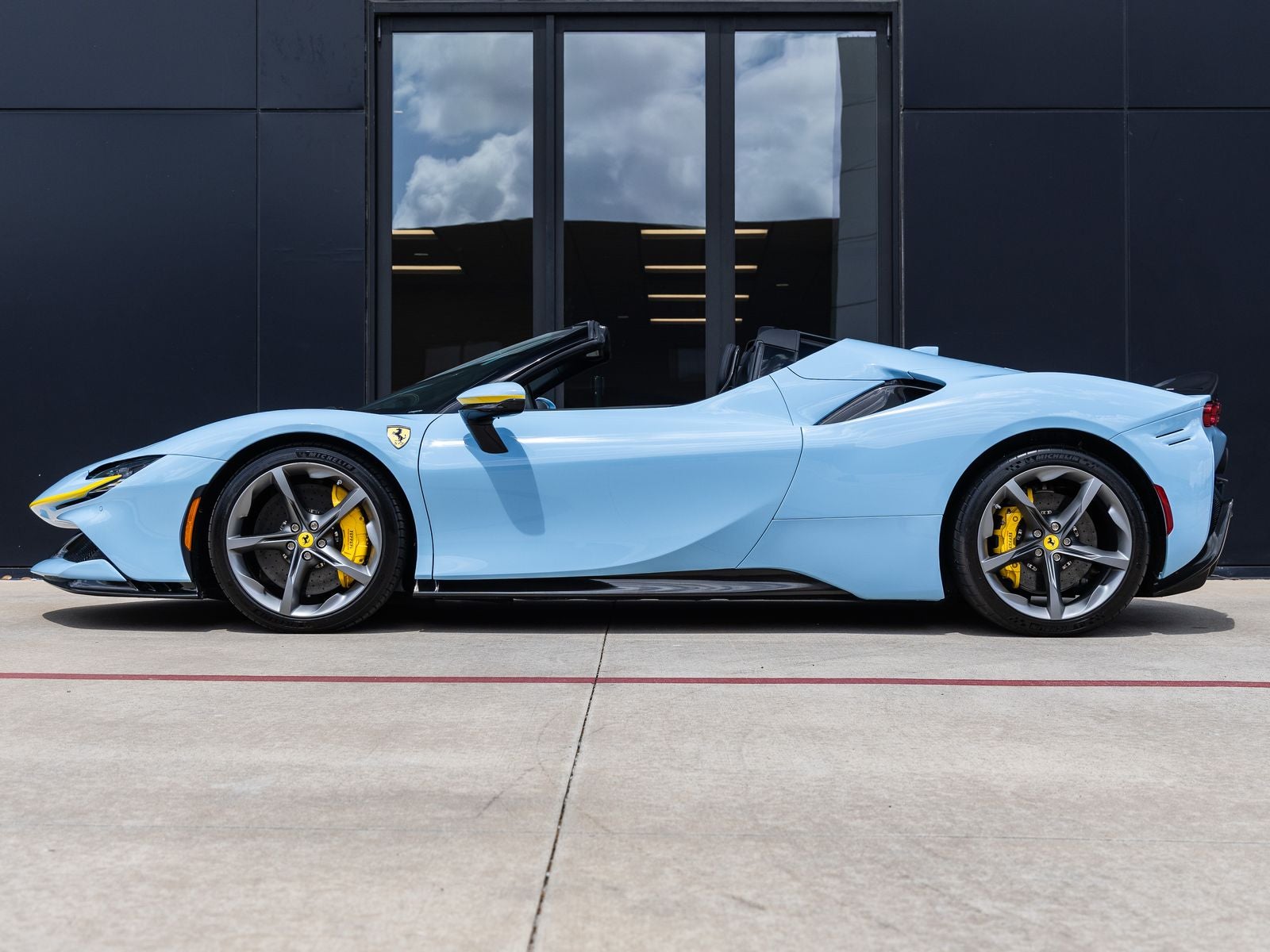 2024 Ferrari SF90 Spider Base