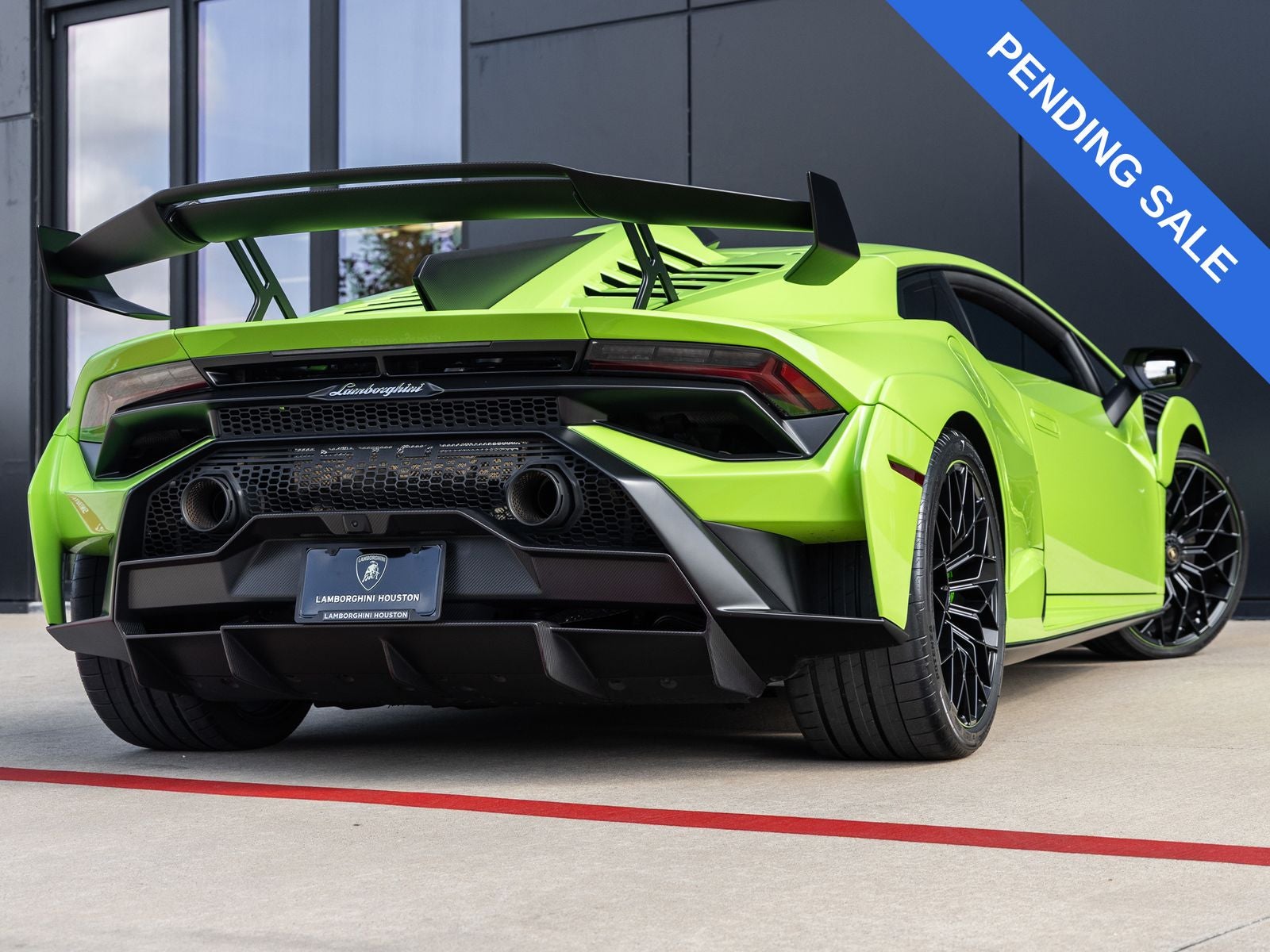 2023 Lamborghini Huracan STO Base