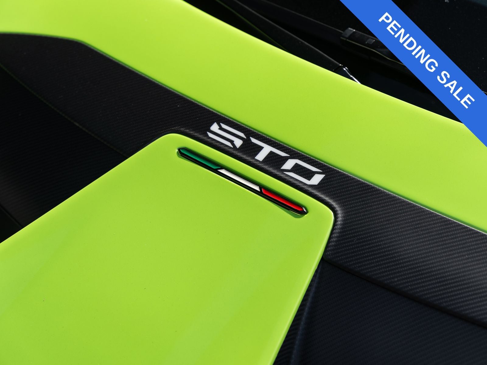 2023 Lamborghini Huracan STO Base