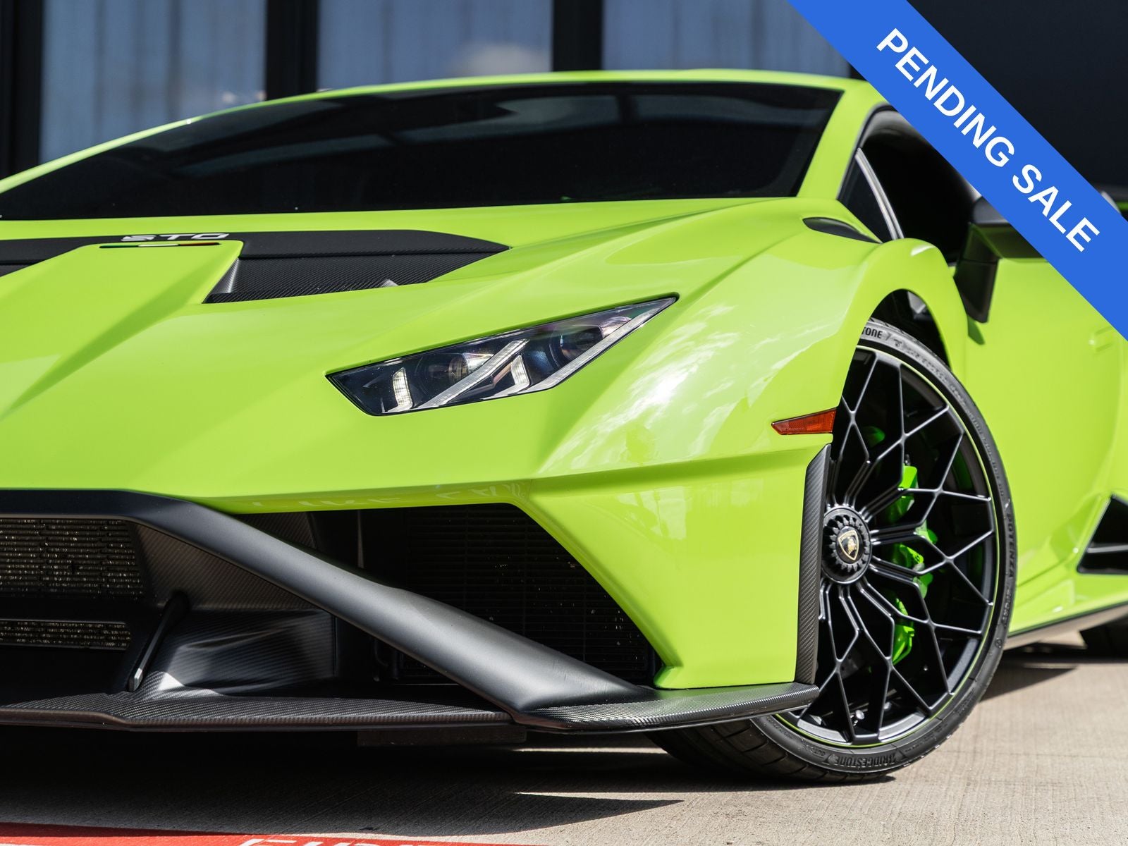 2023 Lamborghini Huracan STO Base