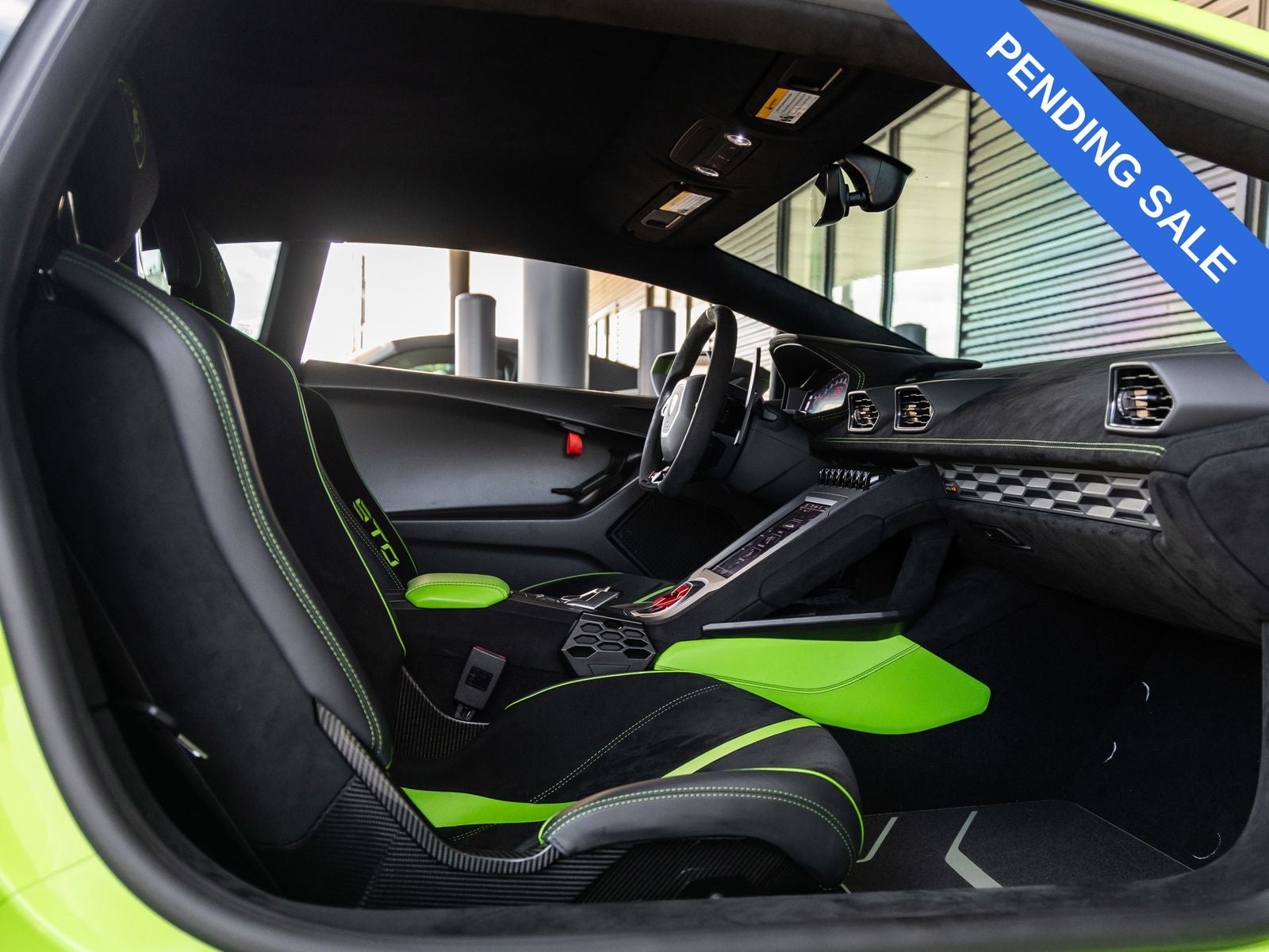 2023 Lamborghini Huracan STO Base