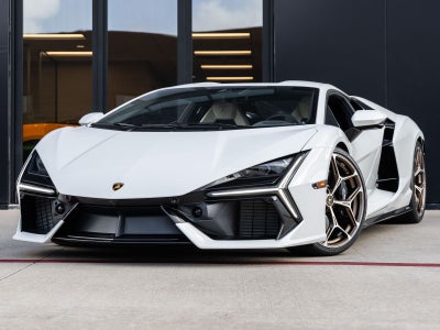 2024 Lamborghini Revuelto Base