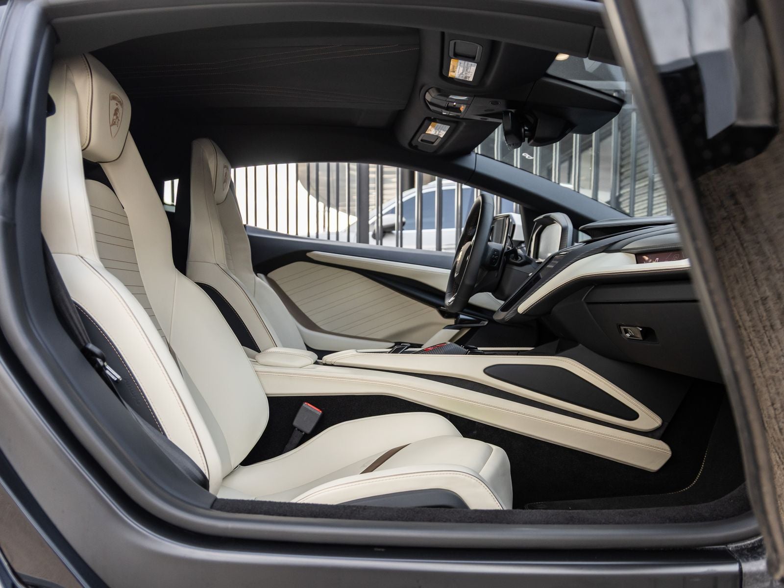 2024 Lamborghini Revuelto Base