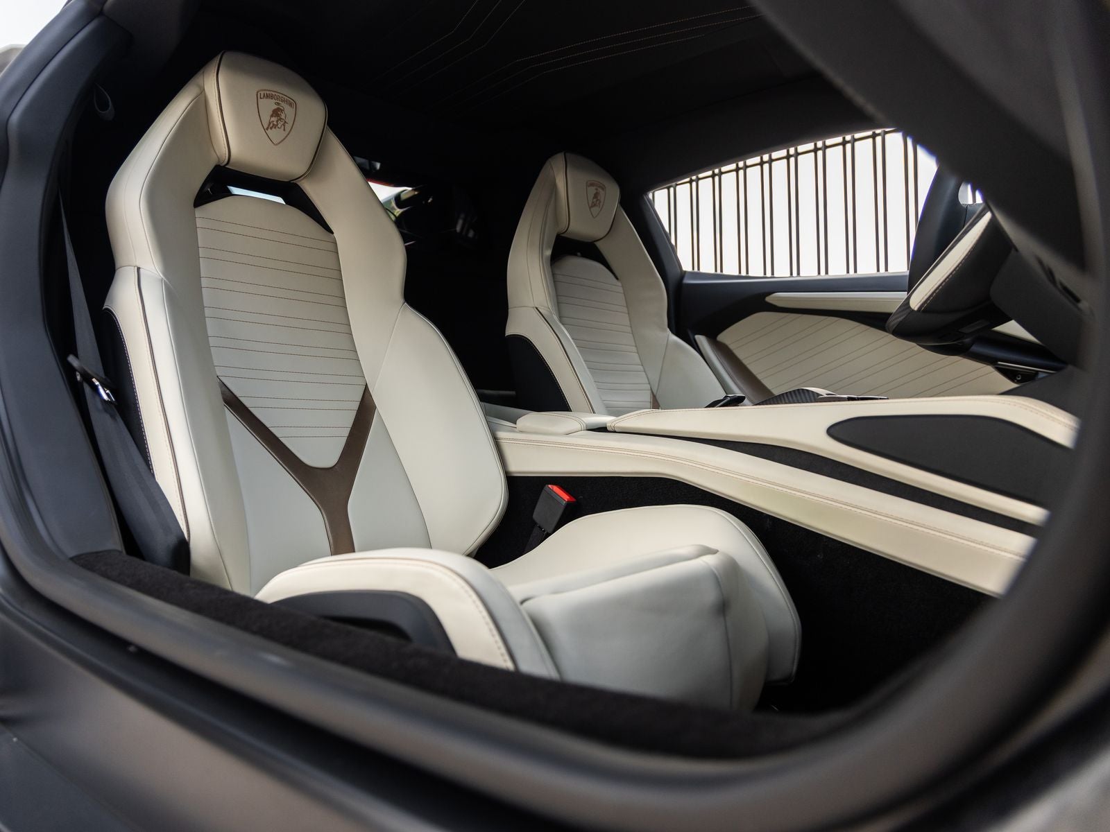 2024 Lamborghini Revuelto Base