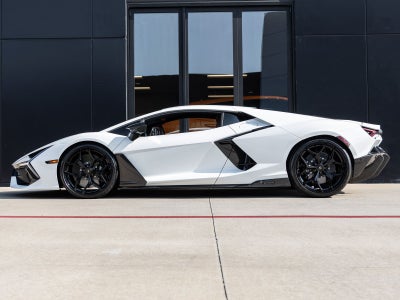 2024 Lamborghini Revuelto Base