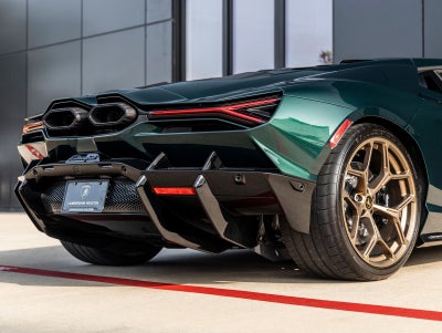 2025 Lamborghini Revuelto Base