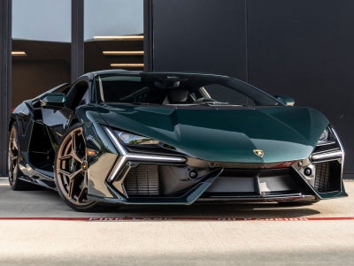2025 Lamborghini Revuelto Base