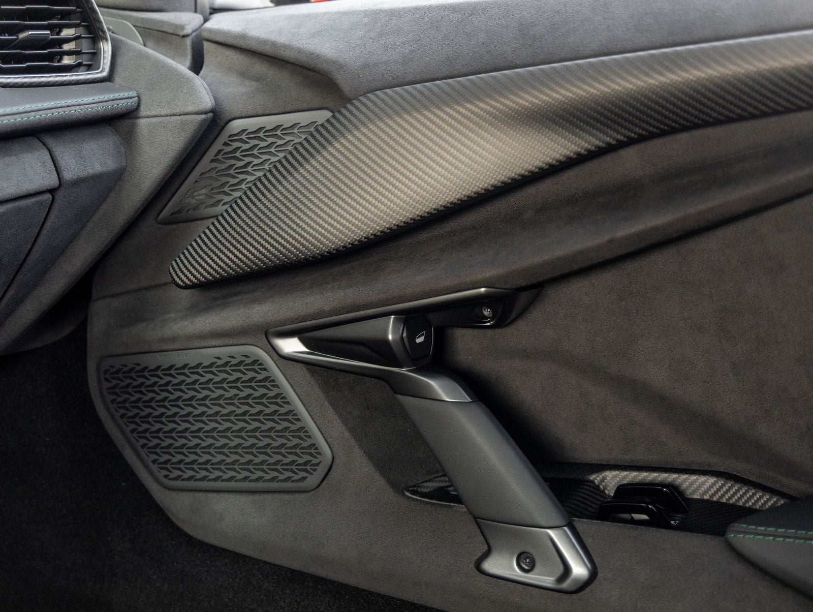2025 Lamborghini Revuelto Base