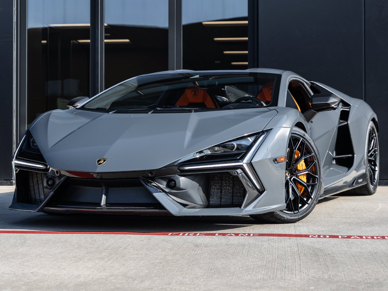 2025 Lamborghini Revuelto