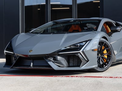 2025 Lamborghini Revuelto Base