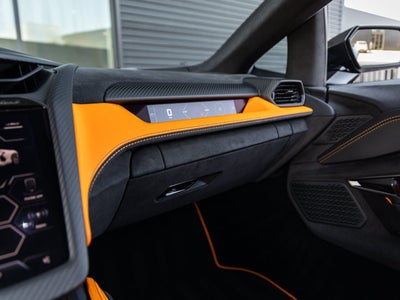 2025 Lamborghini Revuelto Base